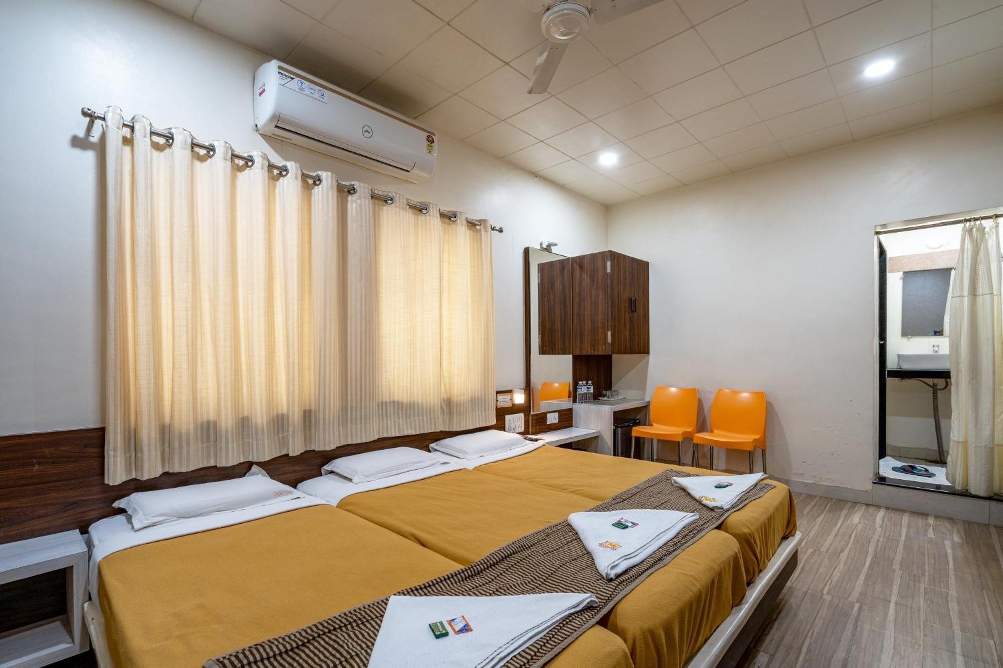 Hotel Darshan Executive Tuljapur 外观 照片