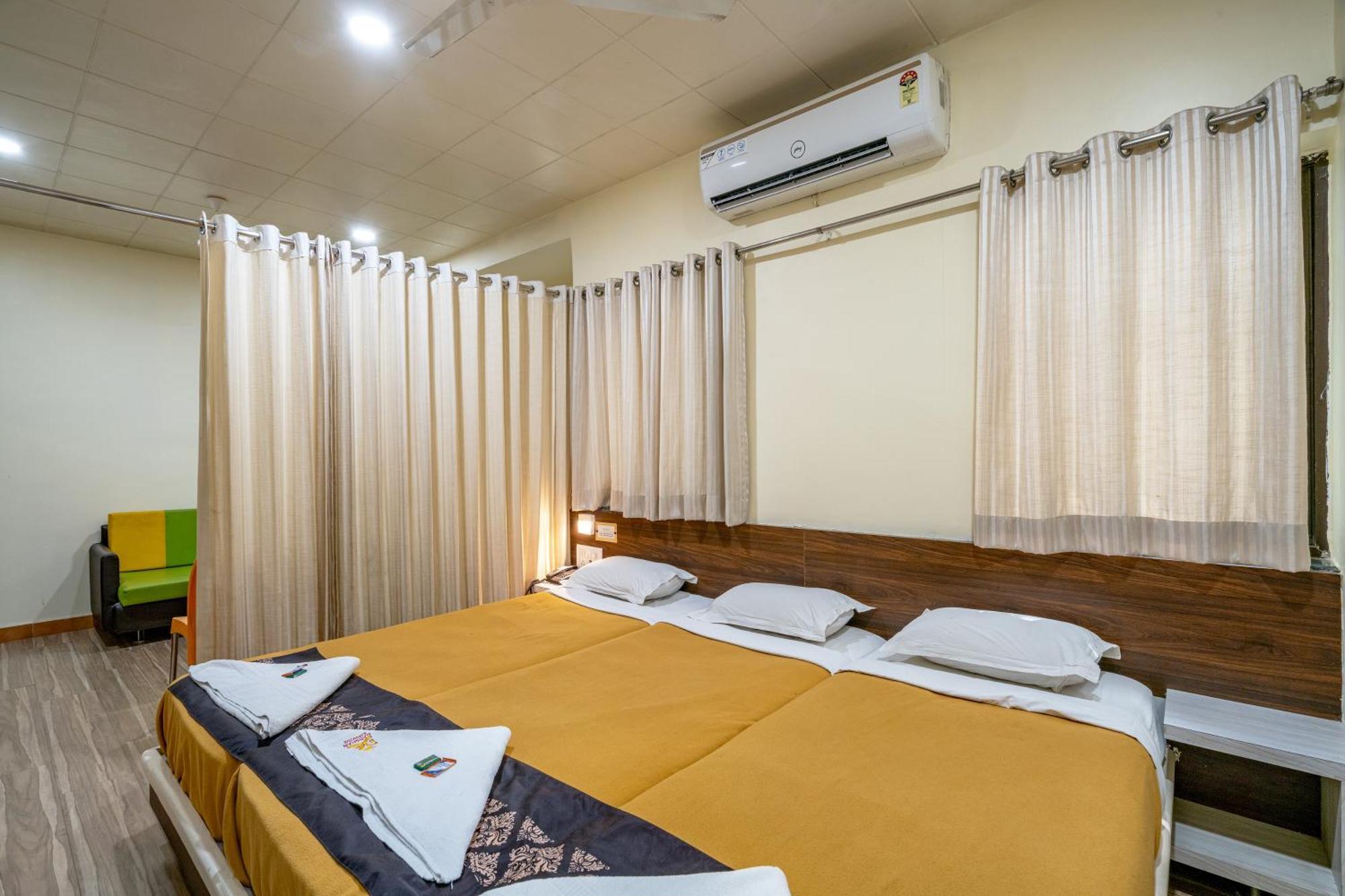 Hotel Darshan Executive Tuljapur 外观 照片