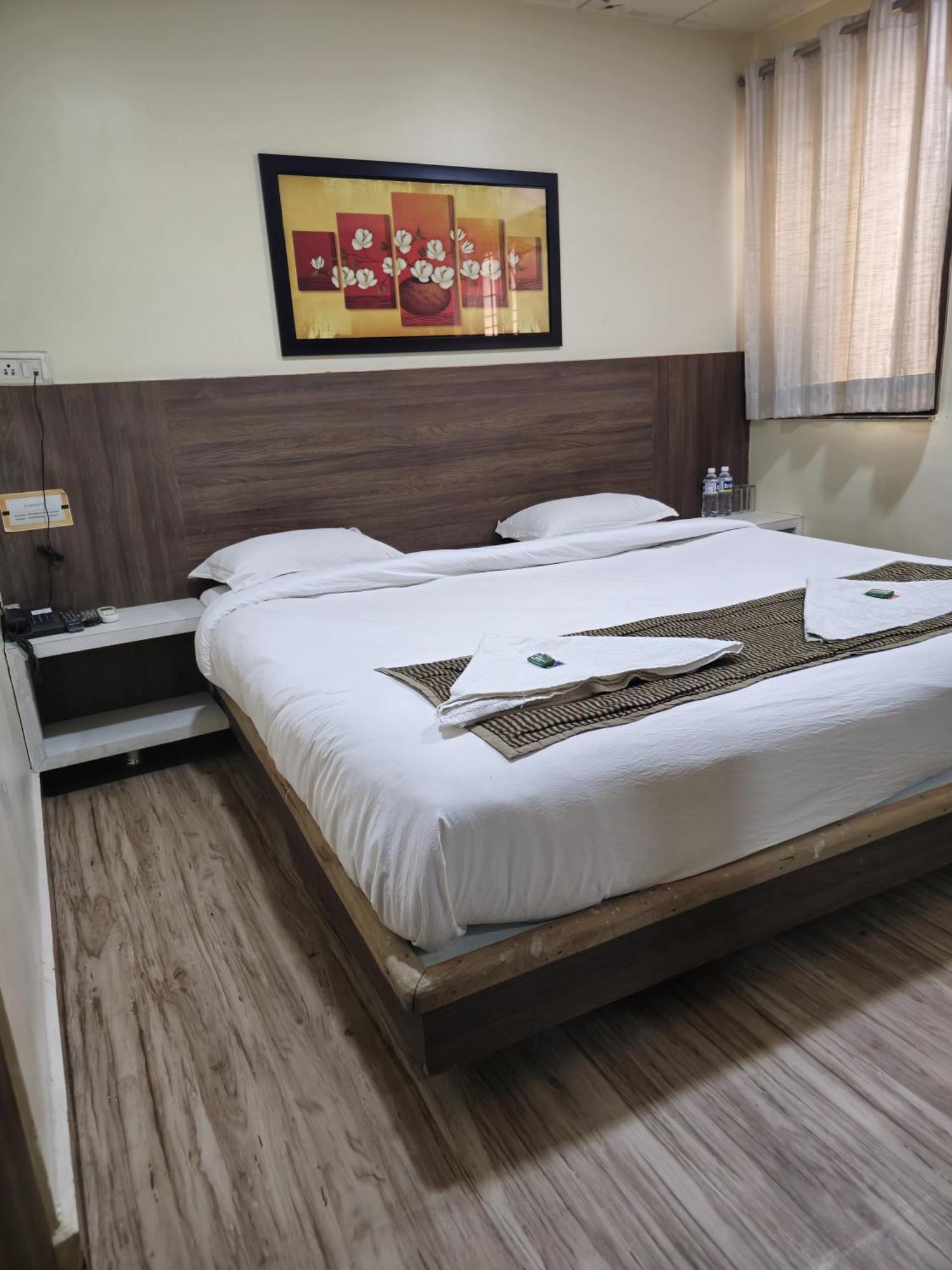Hotel Darshan Executive Tuljapur 外观 照片