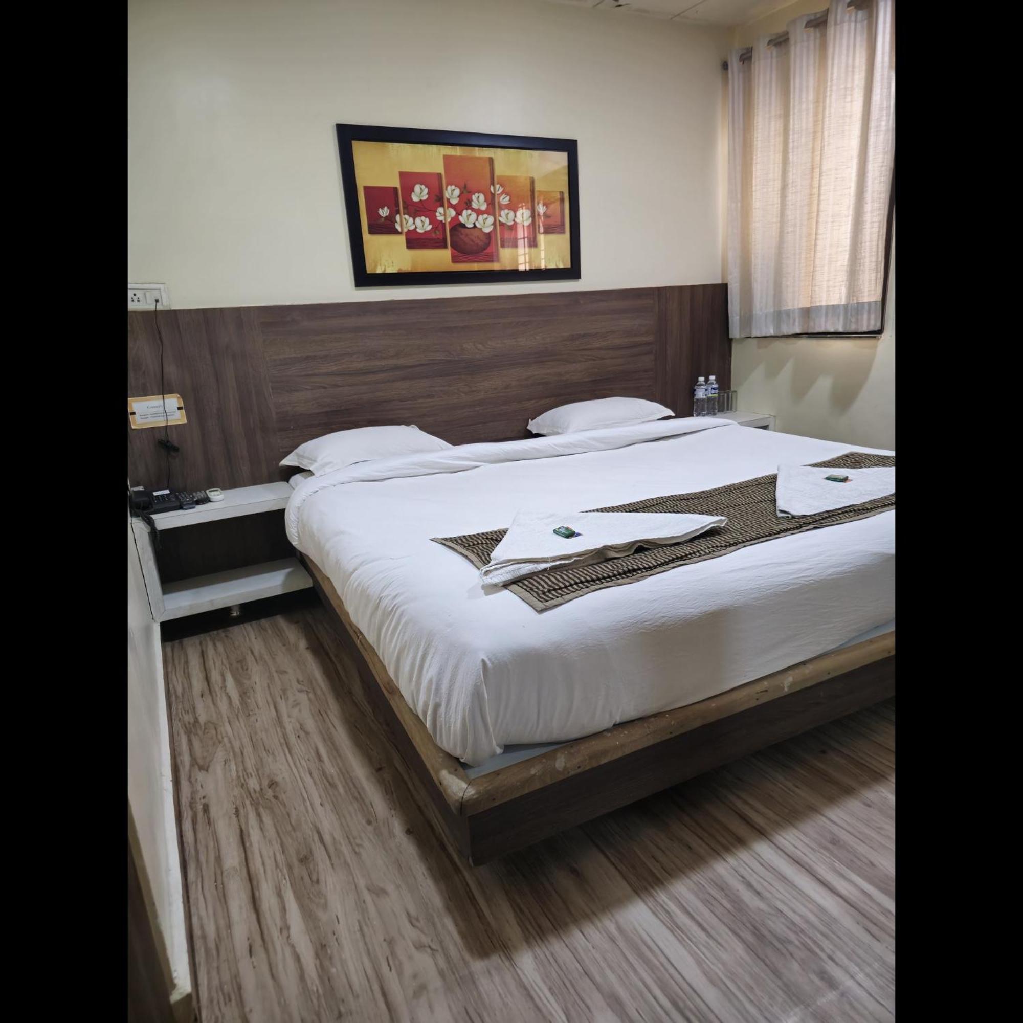 Hotel Darshan Executive Tuljapur 外观 照片