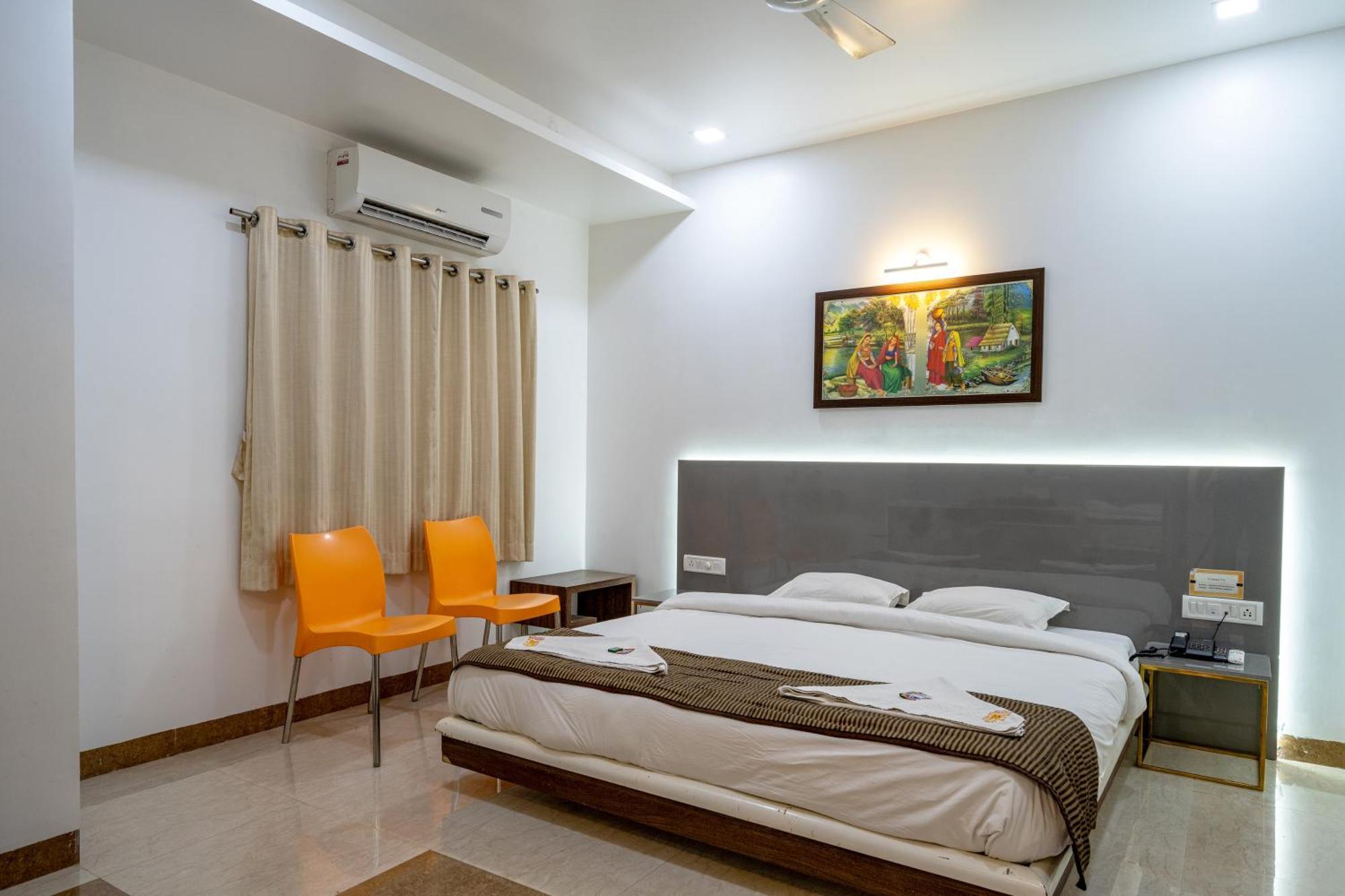 Hotel Darshan Executive Tuljapur 外观 照片