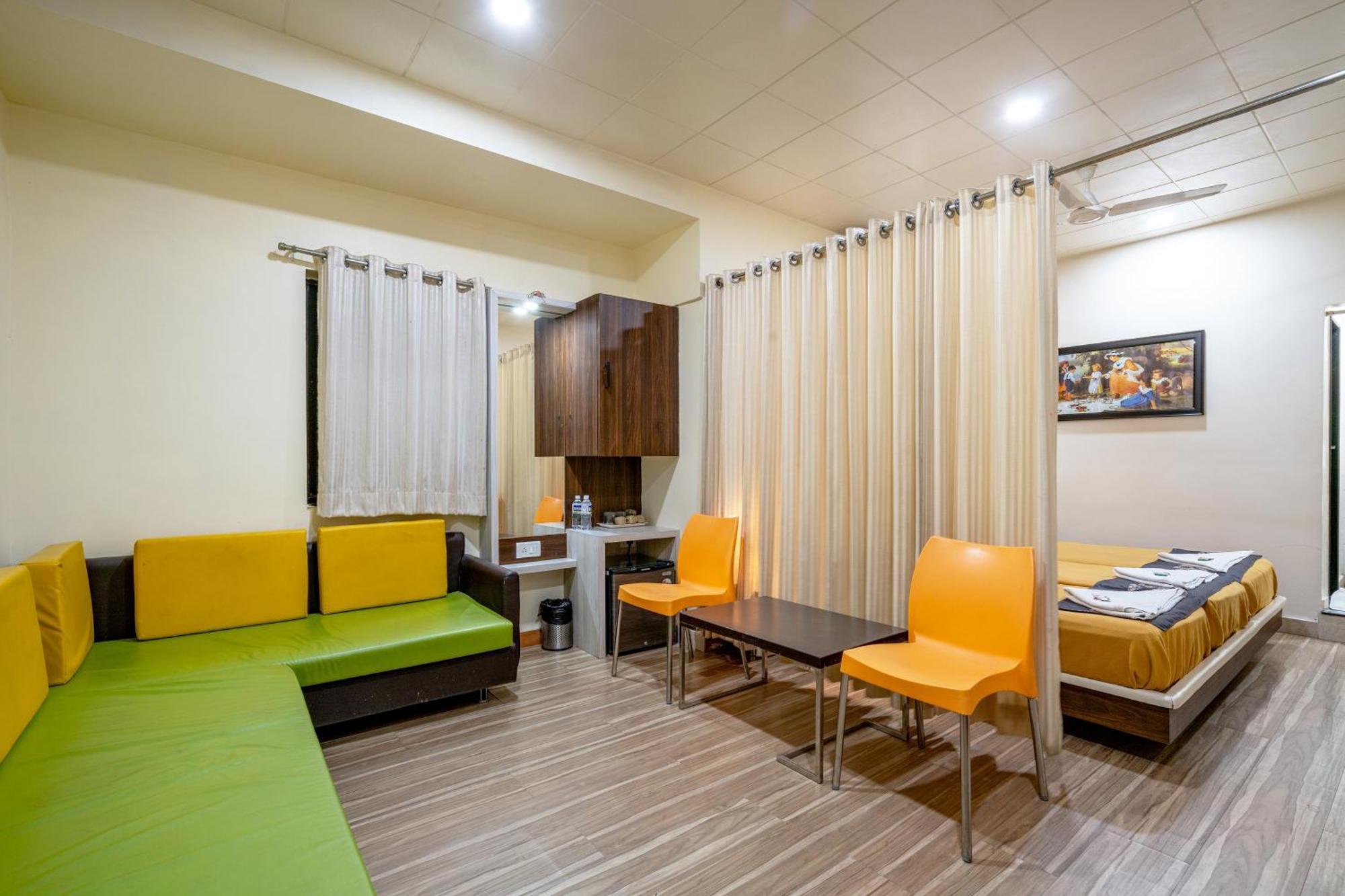 Hotel Darshan Executive Tuljapur 外观 照片